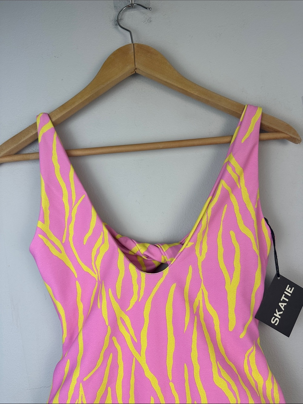 NEW Skatie Chloe One Piece Swimsuit Medium in Cabo Print Moderate Coverage Beach - Picture 9 of 16